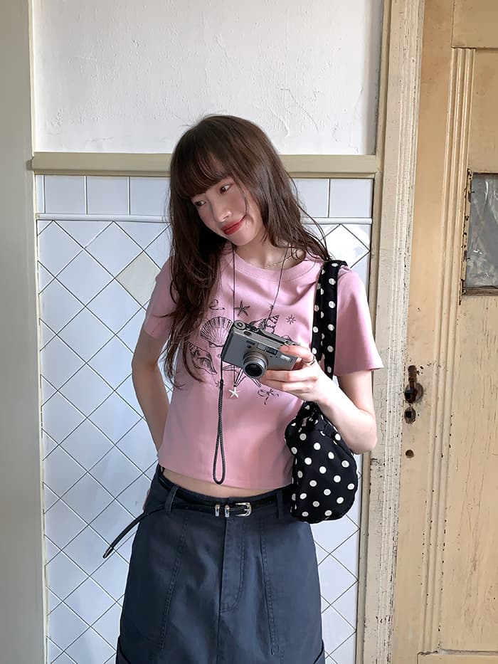 貝殻プリント ショート丈 Tシャツ LUMIYUMI