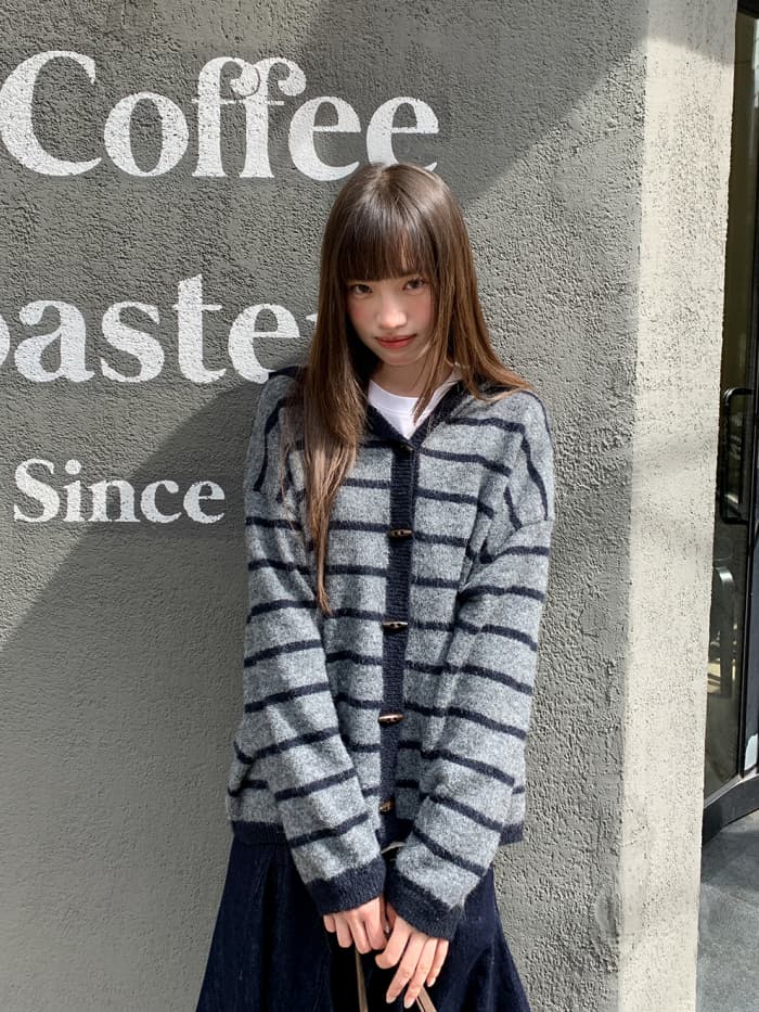 ゆったり フード付き ボーダー ニットカーディガン LUMIYUMI