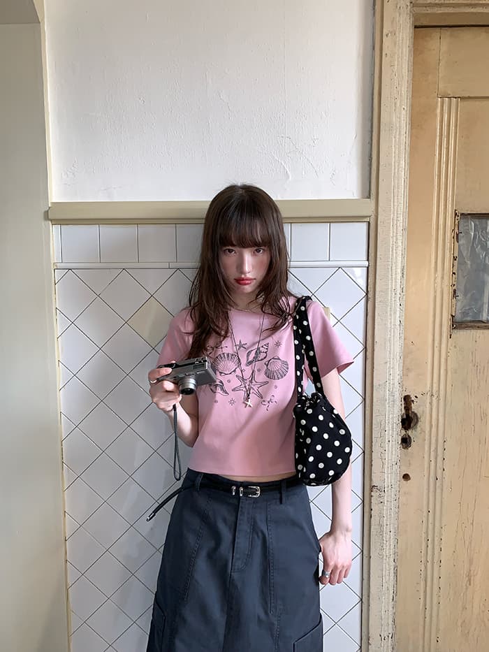 貝殻プリント ショート丈 Tシャツ LUMIYUMI
