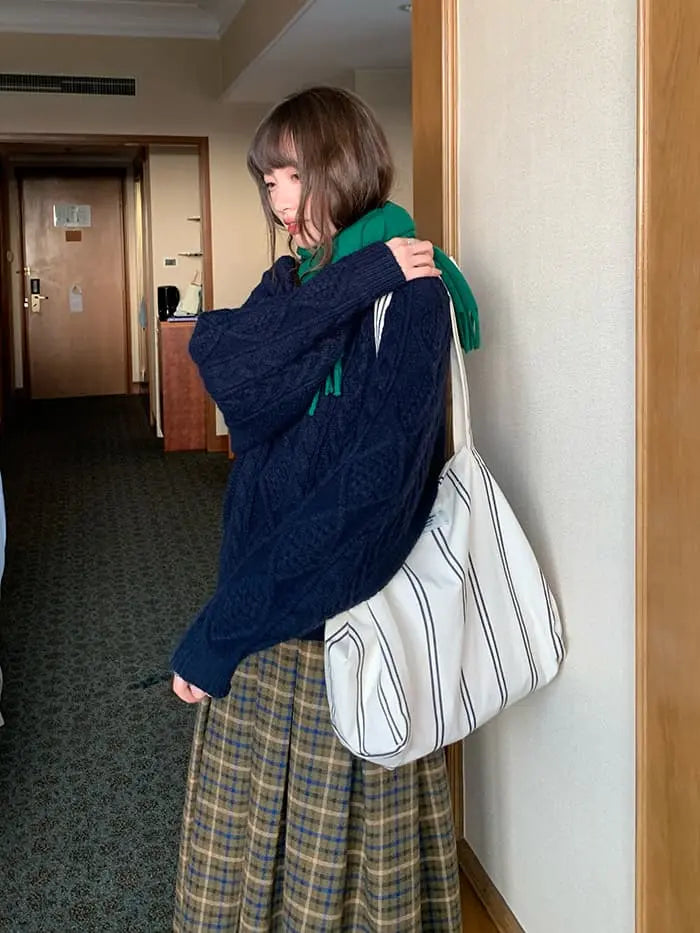 ケーブル編み クルーネック 厚手セーター LUMIYUMI