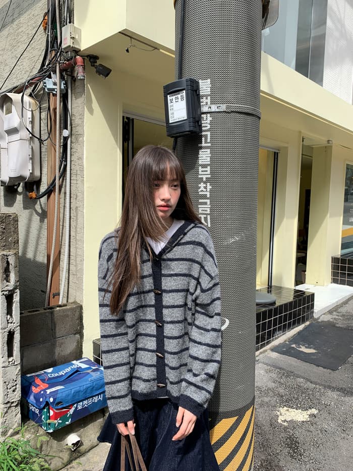 ゆったり フード付き ボーダー ニットカーディガン LUMIYUMI