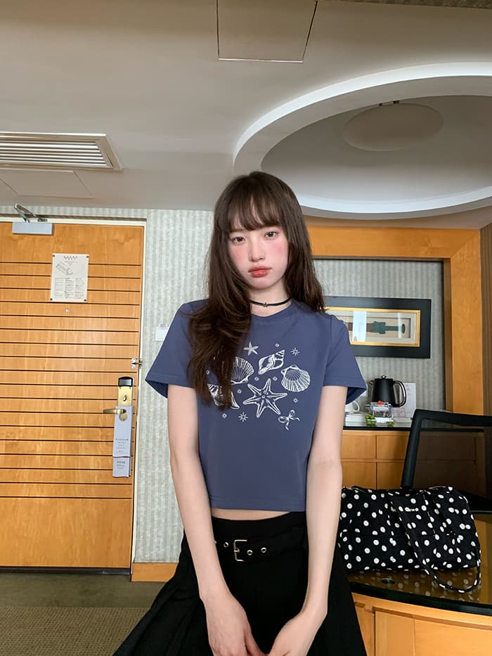 貝殻プリント ショート丈 Tシャツ LUMIYUMI