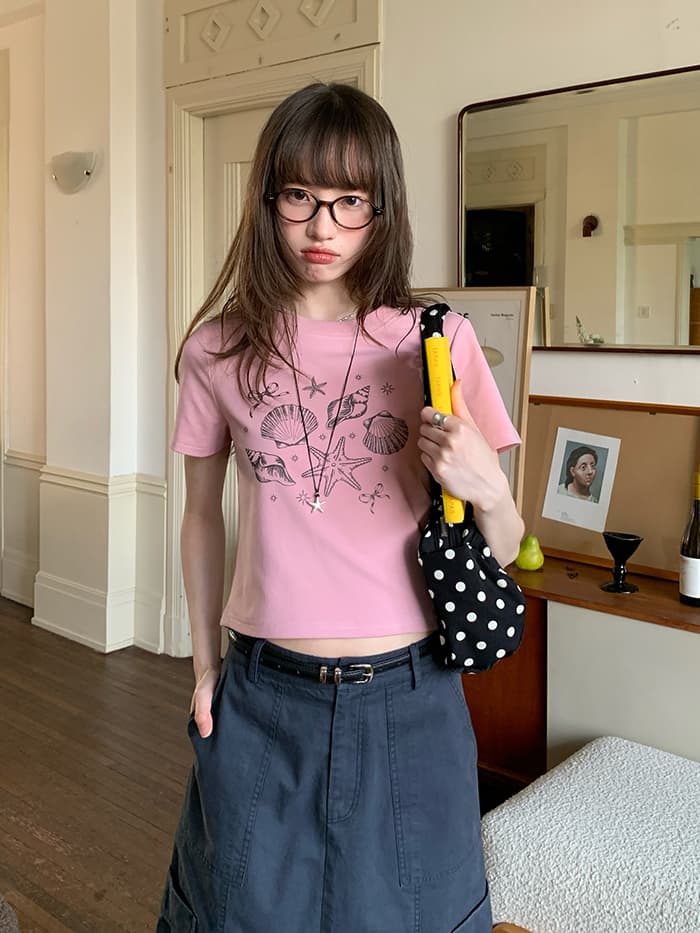 貝殻プリント ショート丈 Tシャツ LUMIYUMI