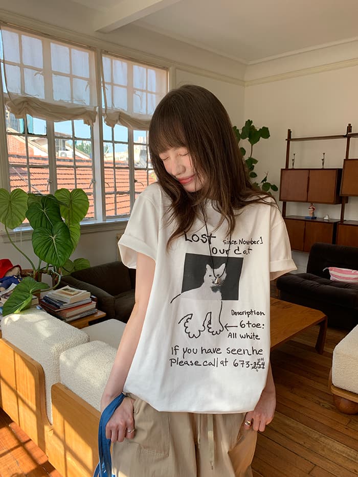 ネコプリント ラウンドネック ゆったりTシャツ LUMIYUMI