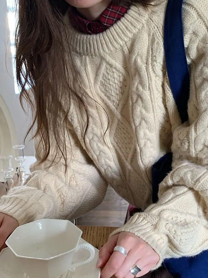 ケーブル編み クルーネック 厚手セーター LUMIYUMI