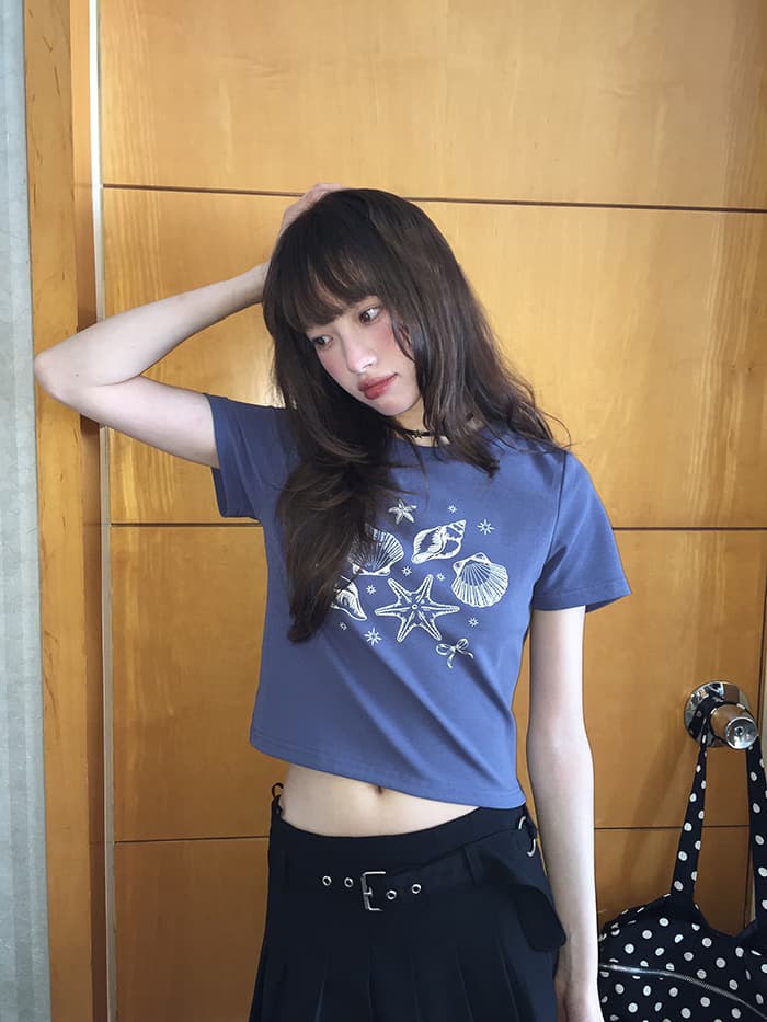 貝殻プリント ショート丈 Tシャツ LUMIYUMI