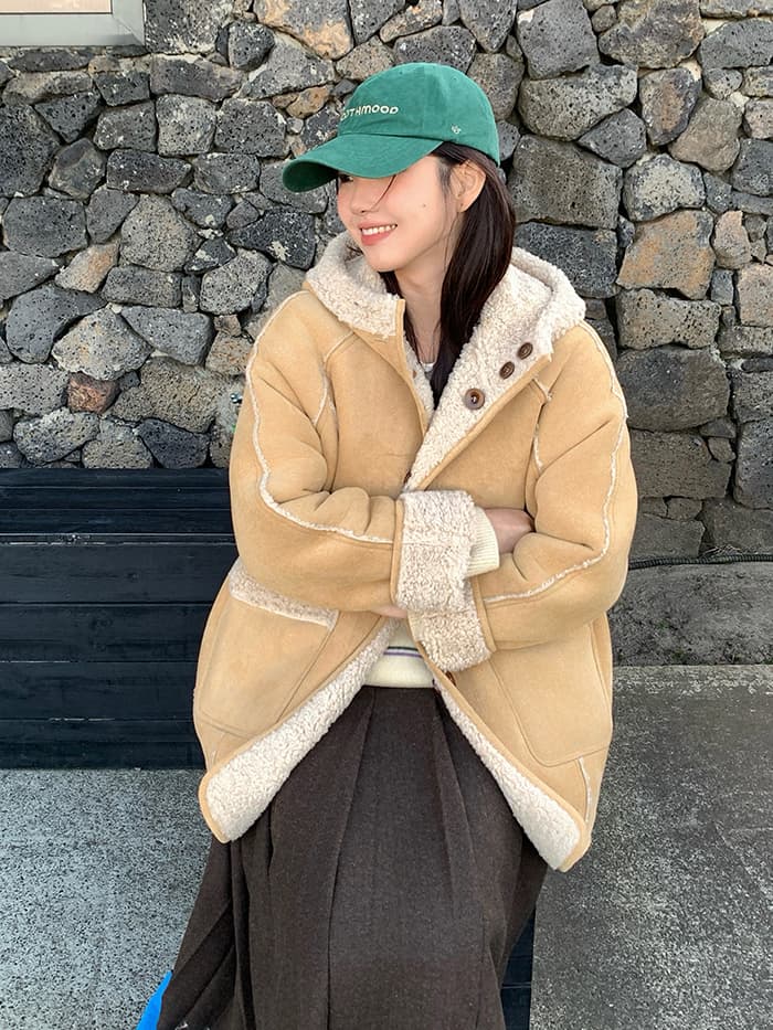 リバーシブル フード付き ボアブルゾン LUMIYUMI