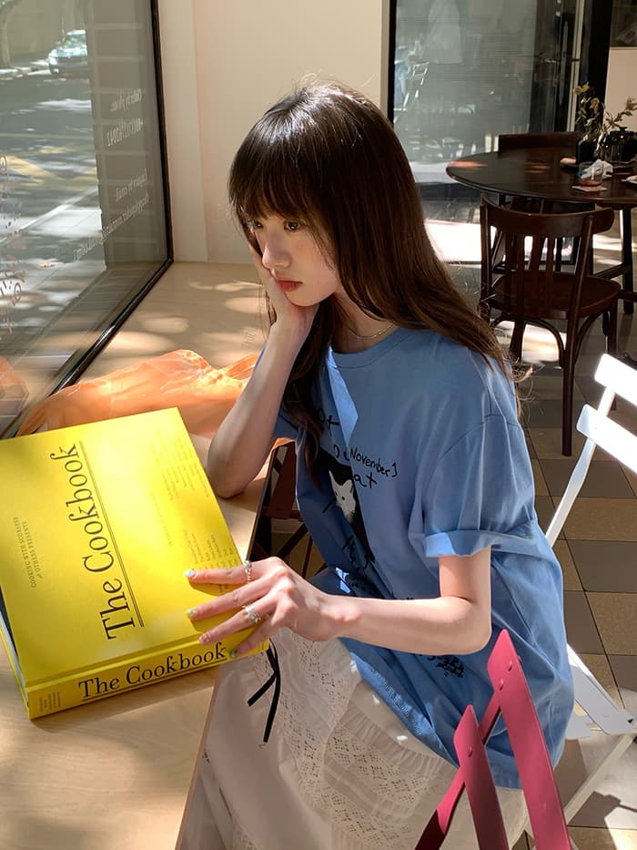 ネコプリント ラウンドネック ゆったりTシャツ LUMIYUMI