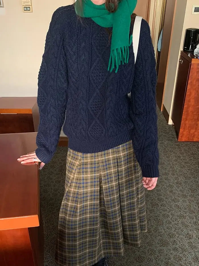 ケーブル編み クルーネック 厚手セーター LUMIYUMI