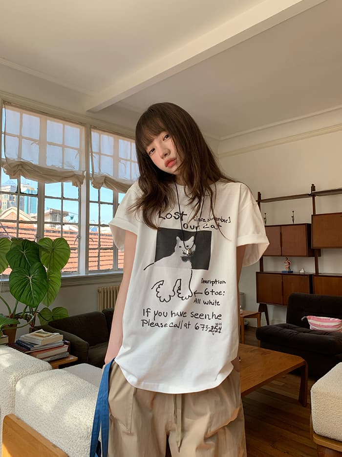ネコプリント ラウンドネック ゆったりTシャツ LUMIYUMI