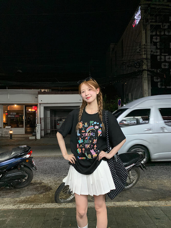 グラフィティプリント Oversize Tシャツ - LUMIYUMI