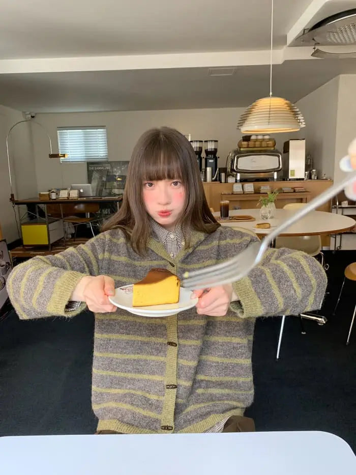 ゆったり フード付き ボーダー ニットカーディガン LUMIYUMI