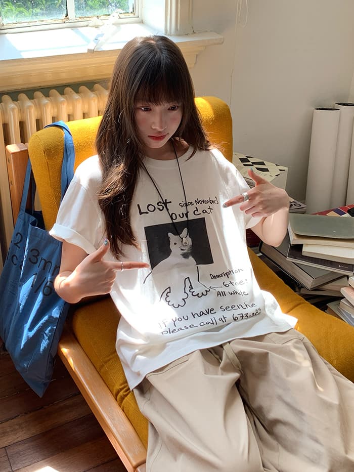 ネコプリント ラウンドネック ゆったりTシャツ LUMIYUMI