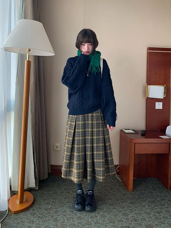 ケーブル編み クルーネック 厚手セーター LUMIYUMI