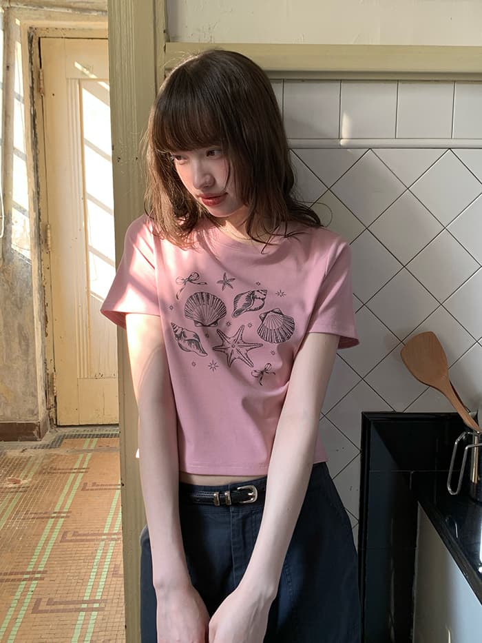 貝殻プリント ショート丈 Tシャツ LUMIYUMI