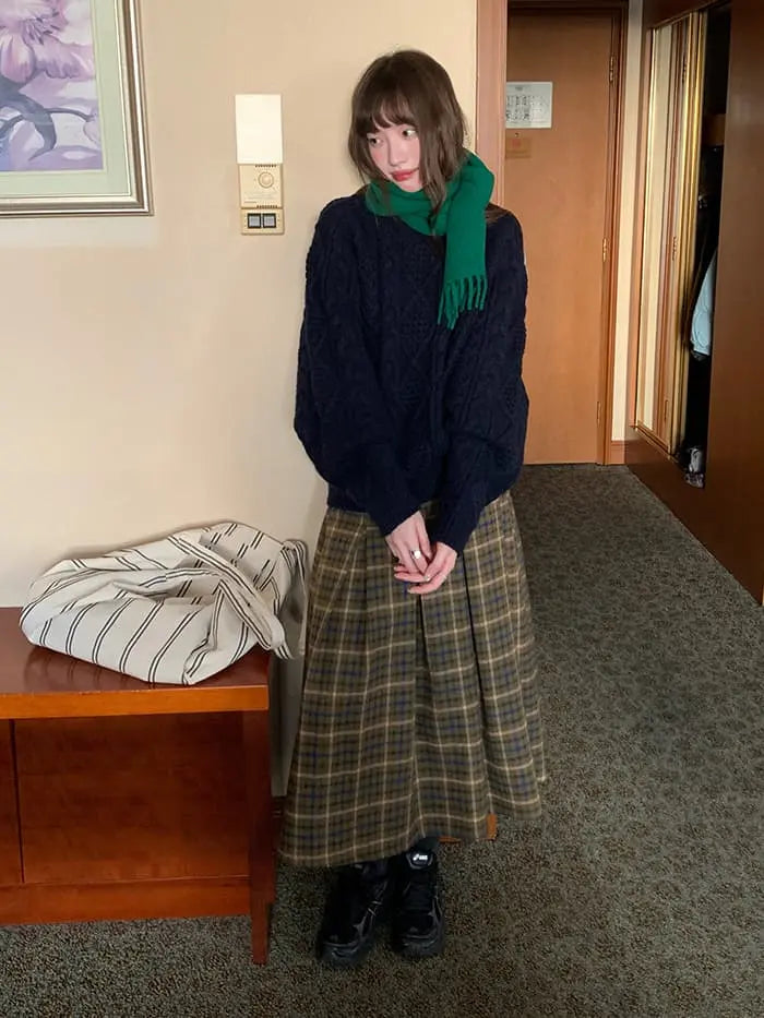 ケーブル編み クルーネック 厚手セーター LUMIYUMI