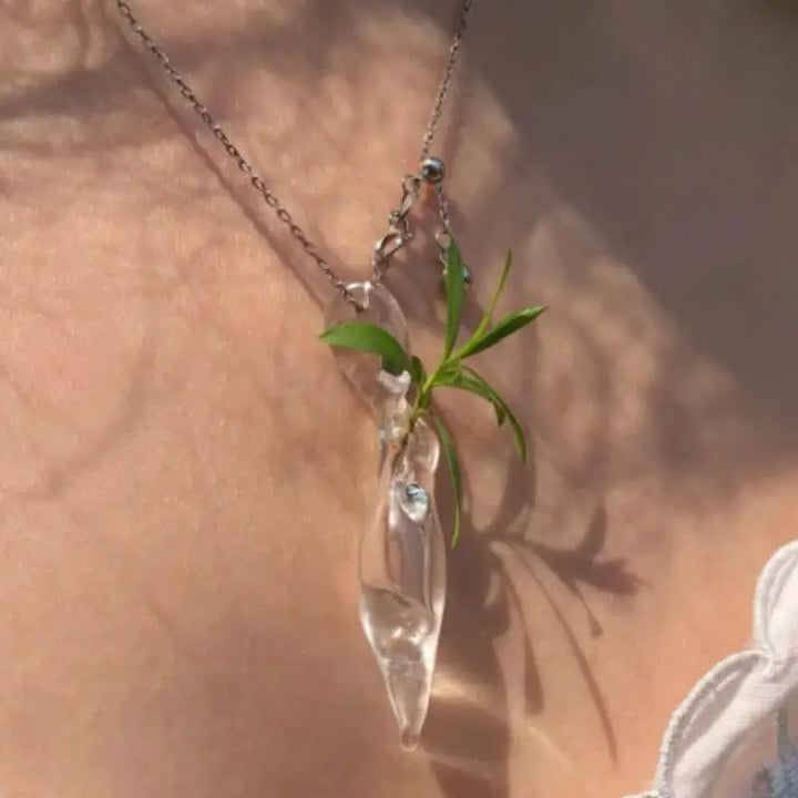 【限定販売】徒歩の花瓶  ガラスネックレス - LUMIYUMI