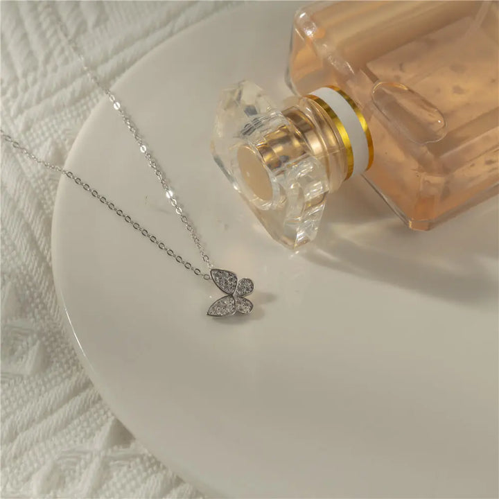 【再入荷】ジルコン蝶々ネックレス - LUMIYUMI