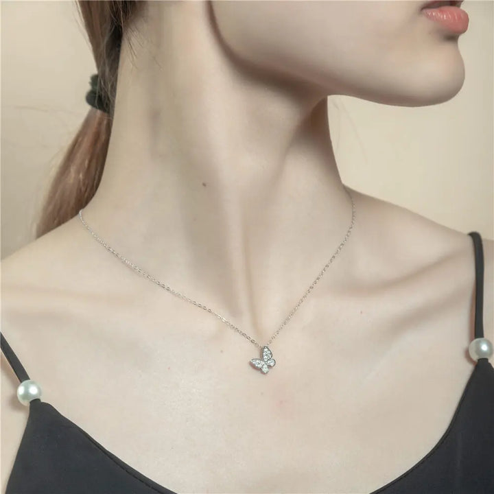 【再入荷】ジルコン蝶々ネックレス - LUMIYUMI